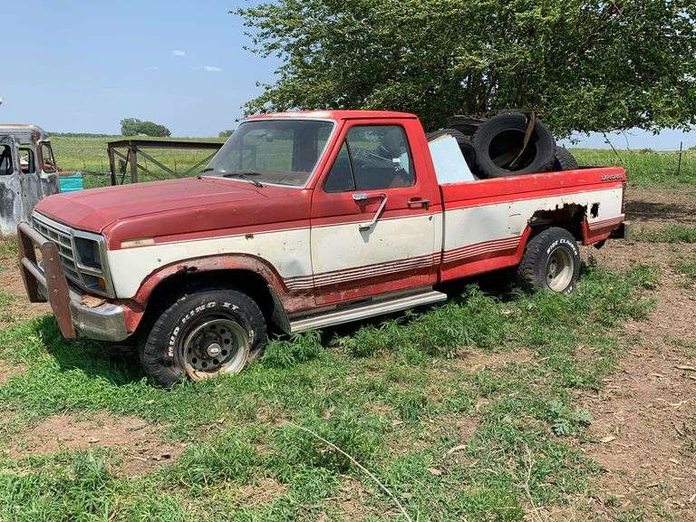 Ford F-150 Explorer Pickup Truck - Project or Parts image