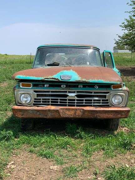 Ford F-250 Custom Cab Pickup Truck - Project/Parts Truck image