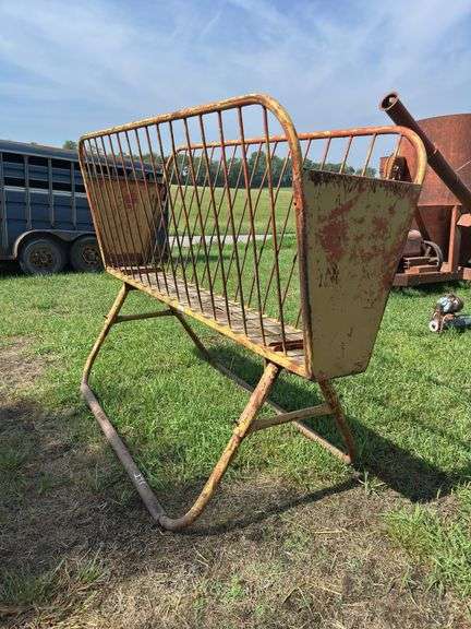 Metal Livestock Hay Feeder
