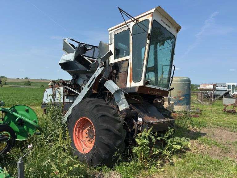 Allis Chalmers Gleaner F Combine Harvester(PARTS ONLY MACHINE) image