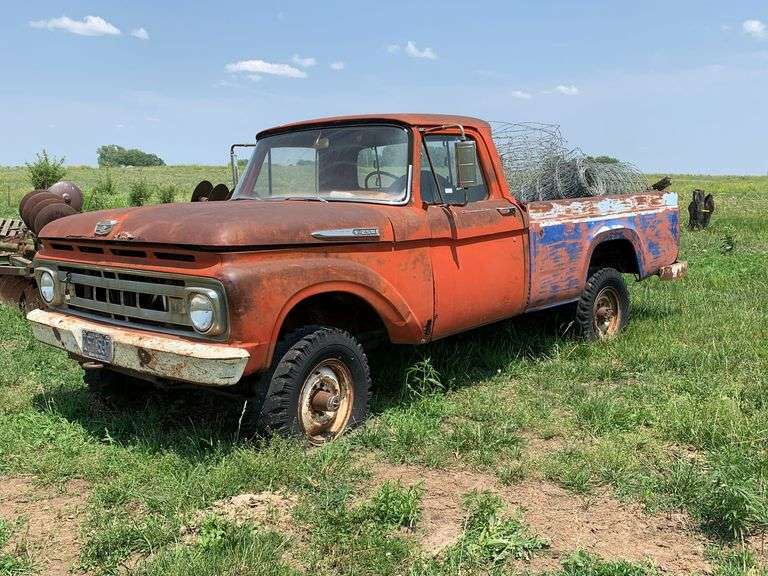 Ford F-250 Custom Cab Pickup Truck, 1963