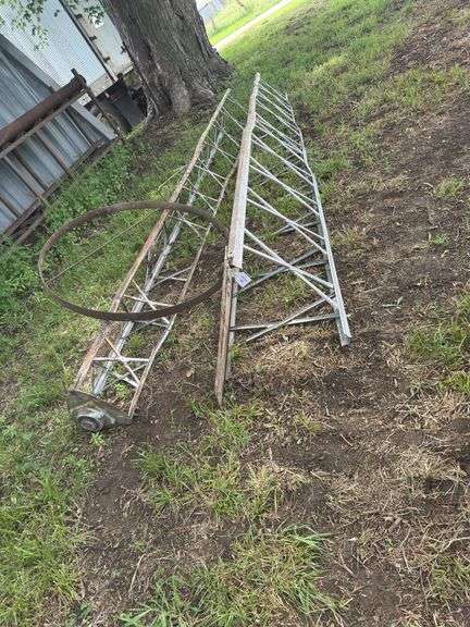 Metal Radio/TV Antenna Tower Sections image
