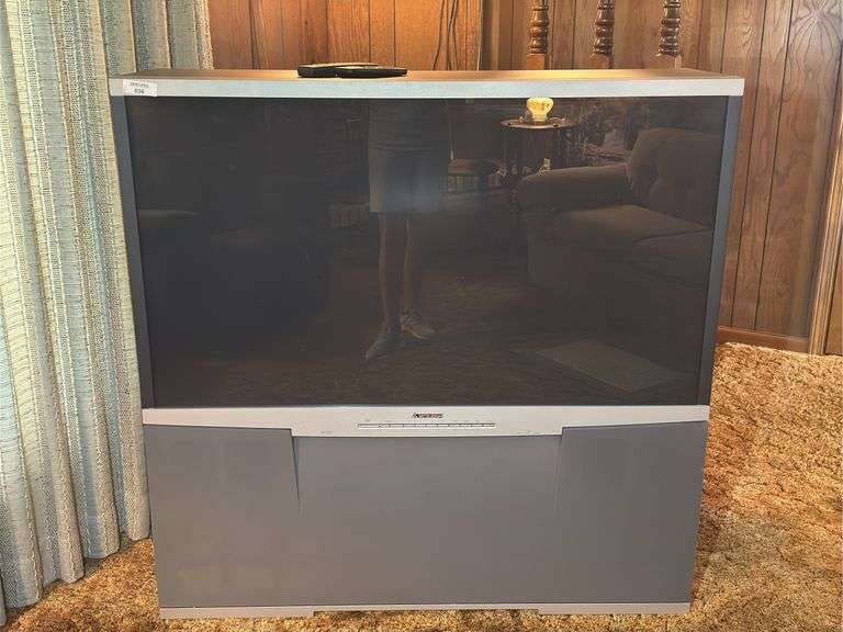 Mitsubishi WS-55517 Digital HDTV 1080 Series Television with Remotes image