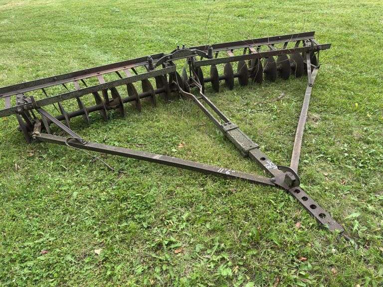 Agricultural Disc Harrow Farm Implement image