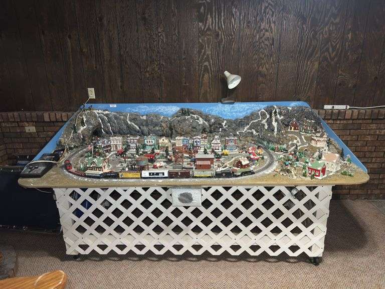 HO Scale Model Train Set on Display Table image