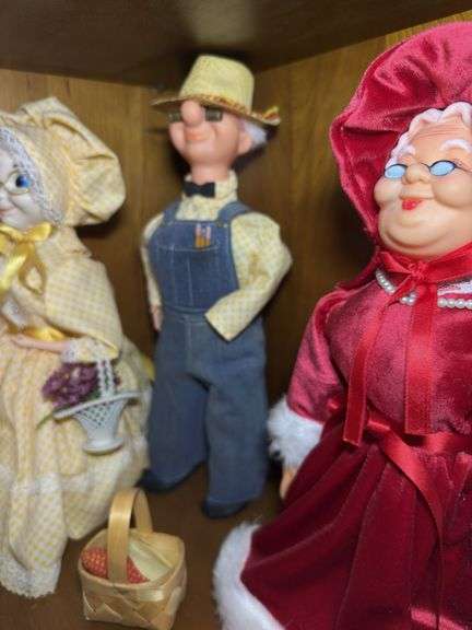 Collectible Holiday & Country Character Dolls and Miniature Christmas Display