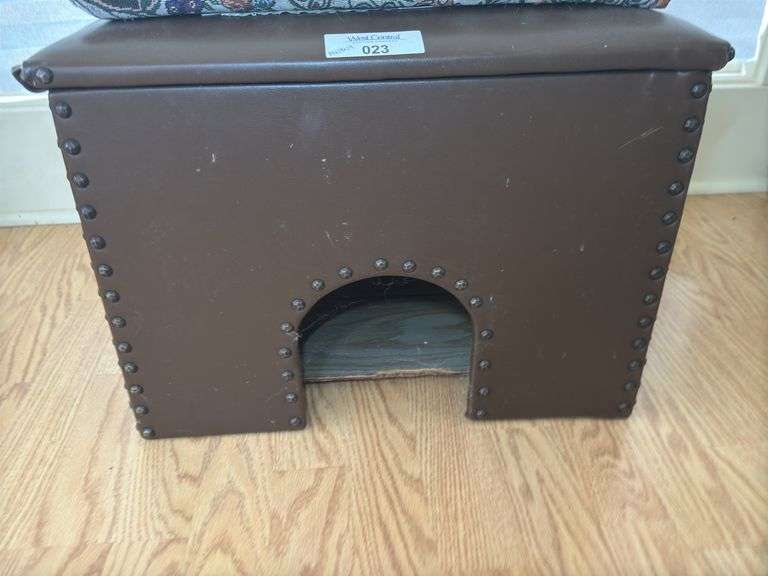 Upholstered Storage Ottoman with Cat Hole and Cushions