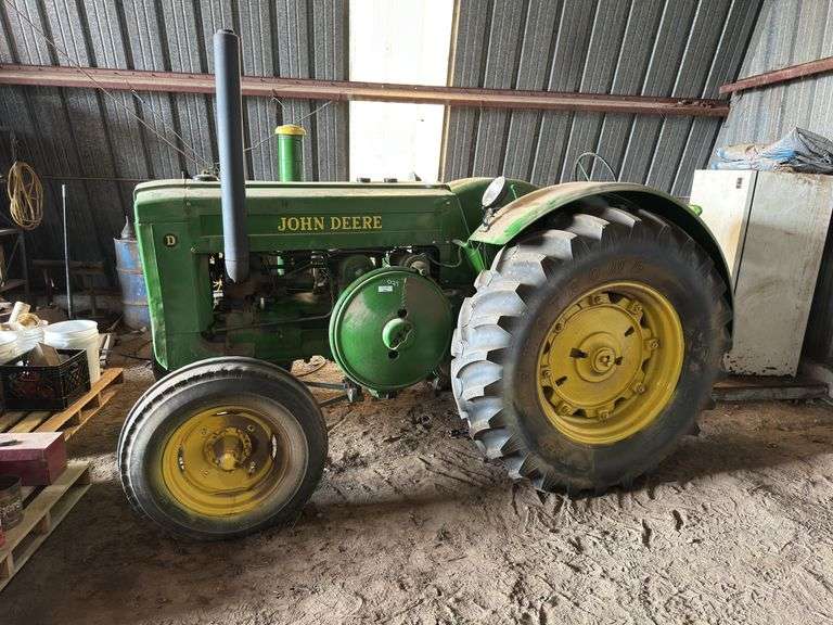 John Deere D Tractor, 1946 image