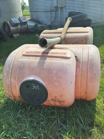 Pair of 200 Gallon poly tanks with Plumbing