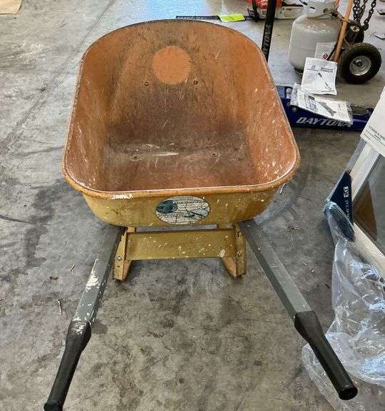 Two-Wheel Heavy Duty Wheelbarrow