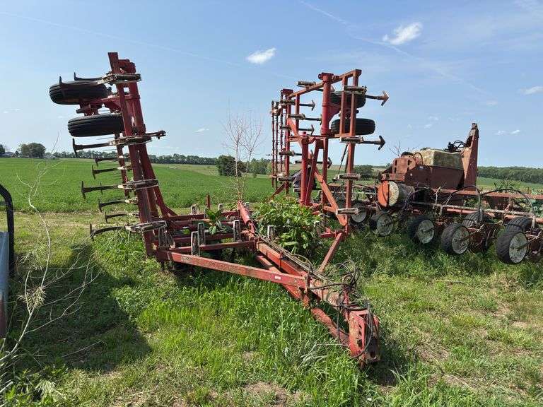 Wil-Rich Field Cultivator 24ft image