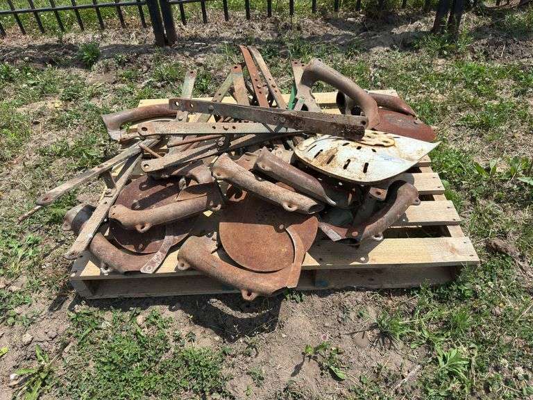 Pallet of Farm Equipment/ Drill Parts image