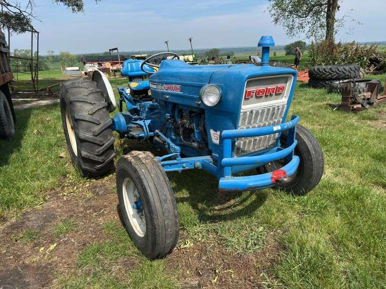 Ford 4000 SU Series Tractor