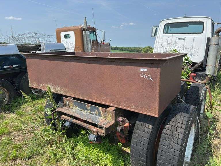 Metal tank, rectangle, bottom rusted out image