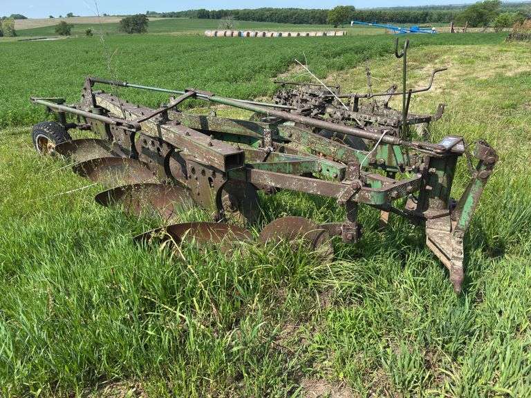 John Deere 4 Bottom Plow, image