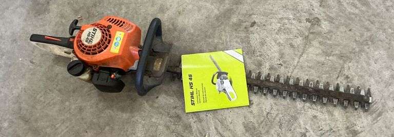 Stihl HS 45 Hedge Trimmer with Manual image