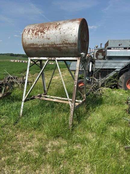 Metal Fuel Tank with Stand image
