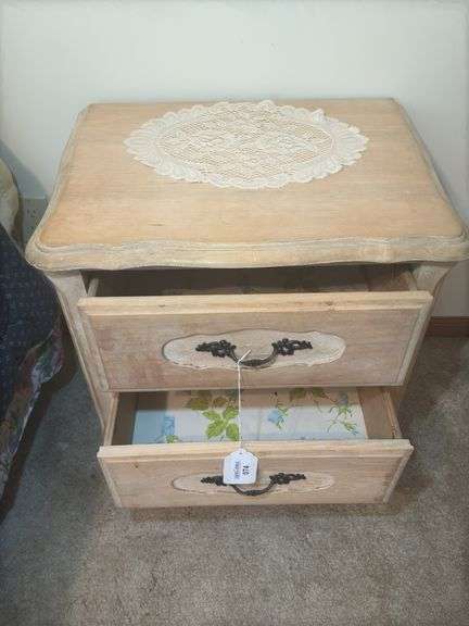 Wooden 2-Drawer Side Table/Nightstand