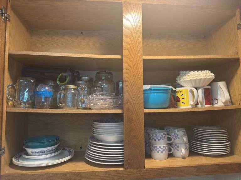 Mixed Lot of Kitchenware: Jars, Dishes, and More image
