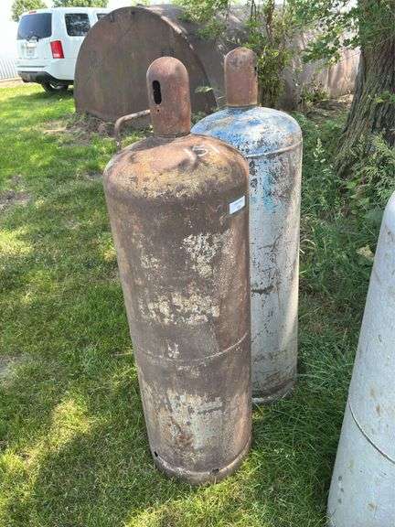 100 Pound Propane Cylinders image