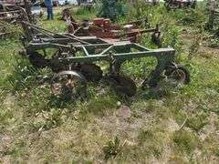 John Deere Plow - 4 Bottom, 3pt,