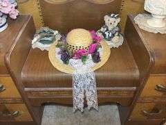 Assorted Decorative Items
