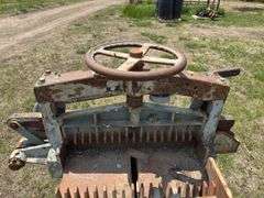 Industrial Metal Shear / Cutter with table