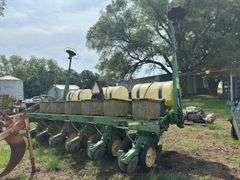 John Deere 7200 Conservation MaxEmerge 2 Planter