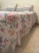 Queen bed with Floral Quilt Bedding Set