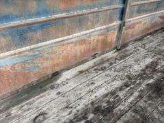 TravAlong Livestock Trailer, 1991 Gooseneck, 20ft x 82in