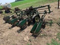 John Deere 494A Planter