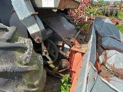 Allis Chalmers Gleaner F Combine