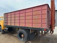 Ford 900 Grain Truck with Westerfield Auger