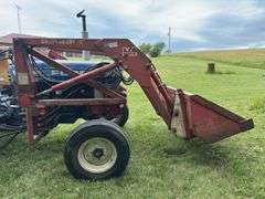 Ford 4610 Tractor with Westendorf Loader, 1982