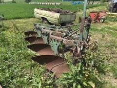 John Deere Plow - 4 Bottom, 3pt,