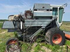 Allis Chalmers Gleaner F Combine