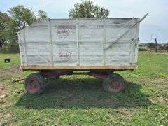 Heider Farm Wagon with Midwest M-10 Hoist out of Carroll Iowa