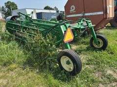 John Deere 705 Hay Rake