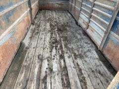 TravAlong Livestock Trailer, 1991 Gooseneck, 20ft x 82in