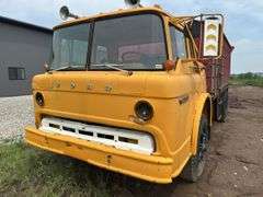 Ford 900 Grain Truck with Westerfield Auger