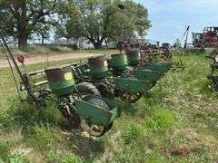John Deere 1240, 4 row Planter
