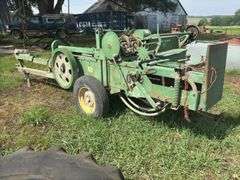 John Deere 14T Square Baler with Manual