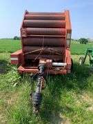 Gehl 1710 Roll Baler (big baler)