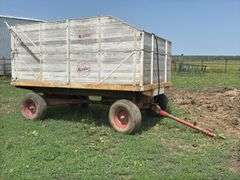 Heider Farm Wagon with Midwest M-10 Hoist out of Carroll Iowa