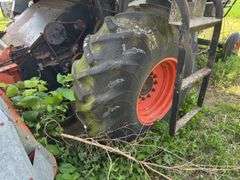 Allis Chalmers Gleaner F Combine