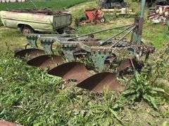 John Deere Plow - 4 Bottom, 3pt,