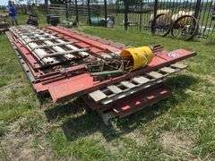 Truck bed with metal floor and sides