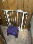 Regalo Baby Gate with Step Stool