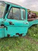 Ford F-250 Custom Cab Pickup Truck - Project/Parts Truck