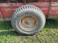 International 155 Manure Spreader